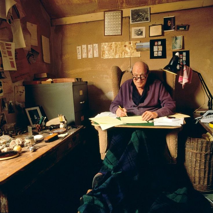 Dahl-in-Garden-Shed-Writing
